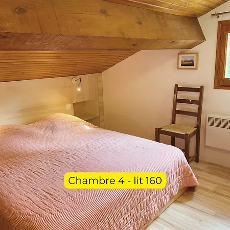 Grand Dans En Bordure De Foret - De Matemale